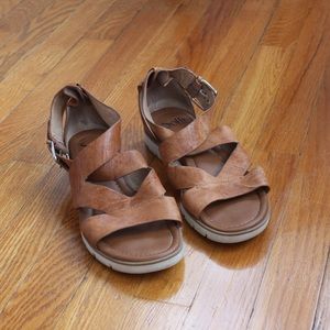 Sofff tan leather sandals with cushion support 8.5